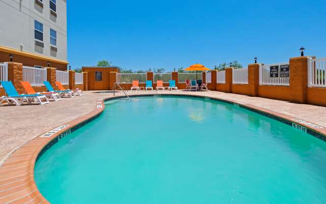 Best Western Ingleside Inn & Suites