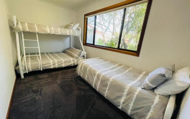 Centre Street 10 Lake Tabourie