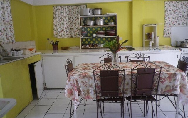 La Vista Guest Inn