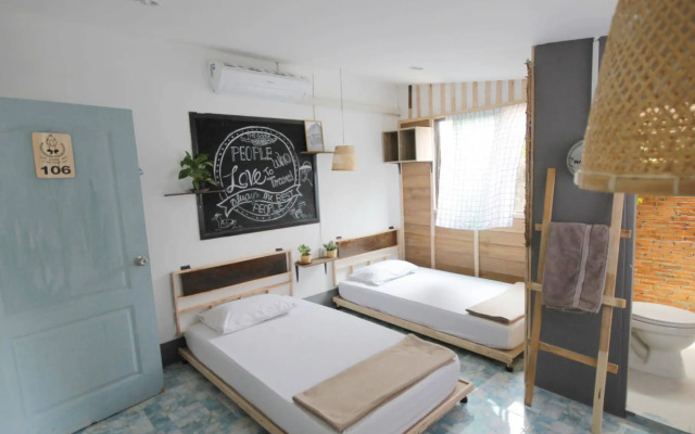 The Goose Cafe & Hostel