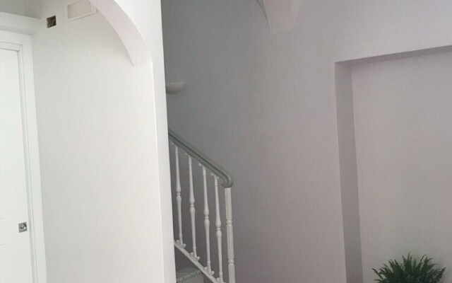 R&D Rest and Dream Capri