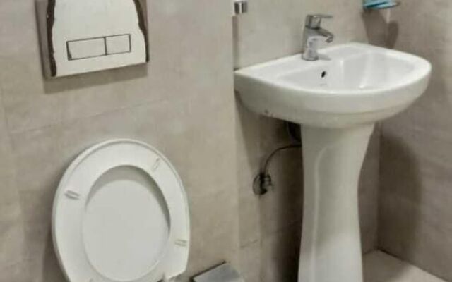 Hotel Lazeeno Classic