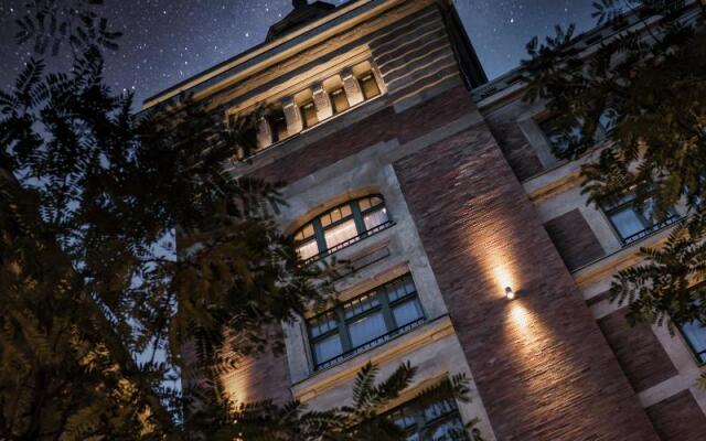 Kozmo Hotel Suites & Spa - Small Luxury Hotels of the World