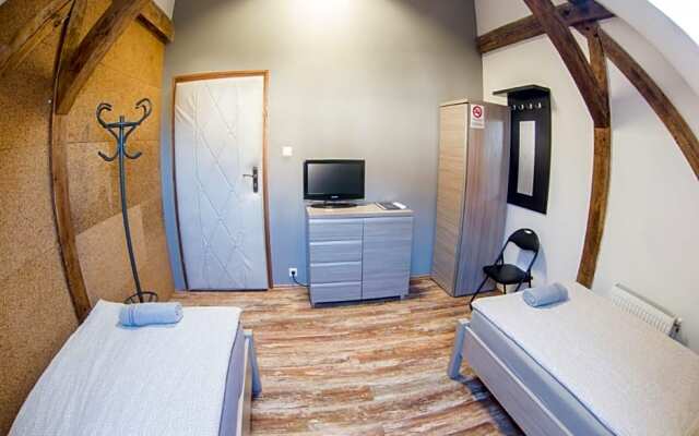 Fitness Hostel - pokoje OZONOWANE, darmowy parking