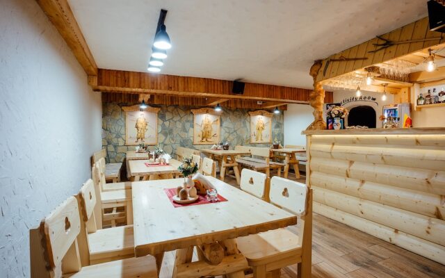 Jánošíkova Valaška Pension & Restaurant