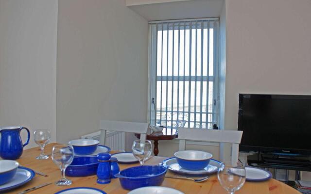 Apartment 8, The Granary
