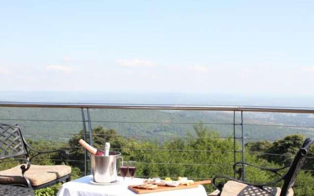 Mountain Inn Country Hotel
