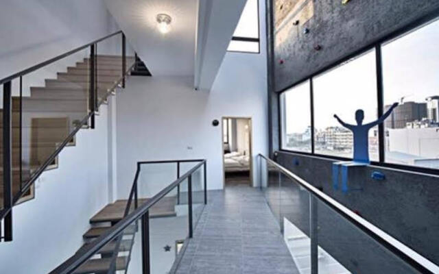 Taku Hostel