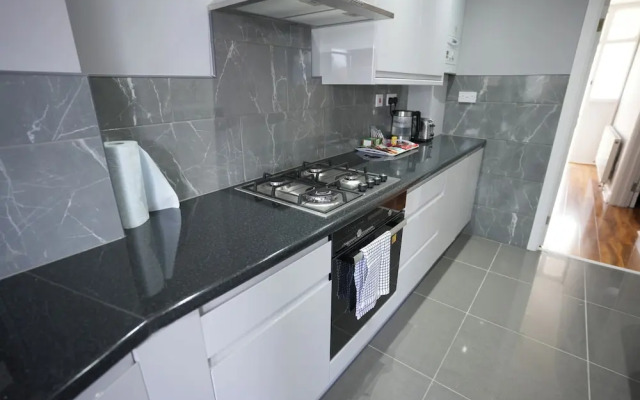 Westwick Gardens Retreat - 4 Bedroom House