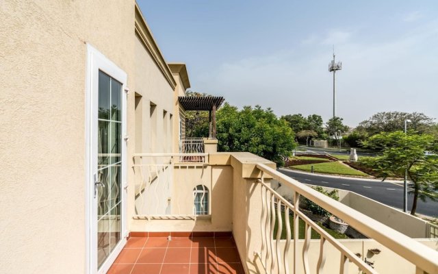 Luxe Springs Villa For 6 Private Garden Balcony