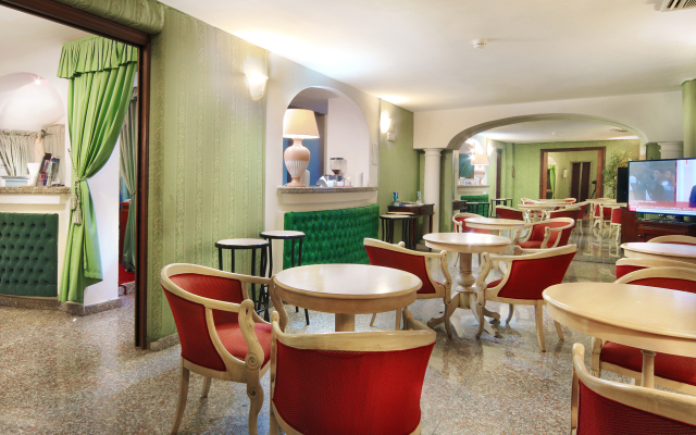 Colonna Palace Mediterraneo