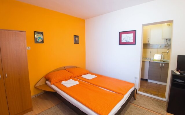 Apartment Fellini