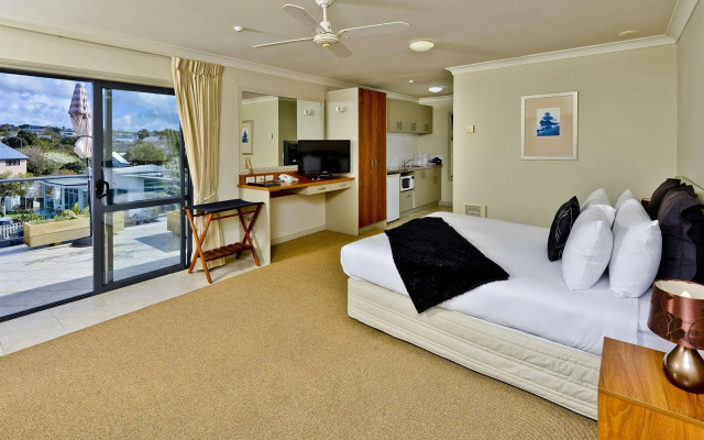 Whangaparaoa Lodge Motel