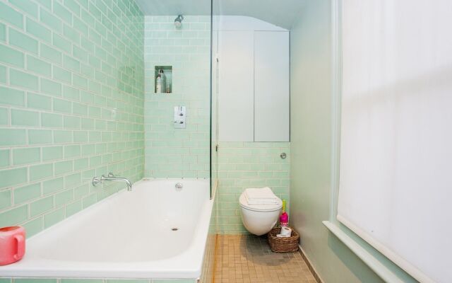Stunning Stylish 3 Bed House in Fantastic Location