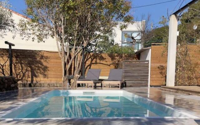 Maison avec piscine chauffée à 15mn de la plage