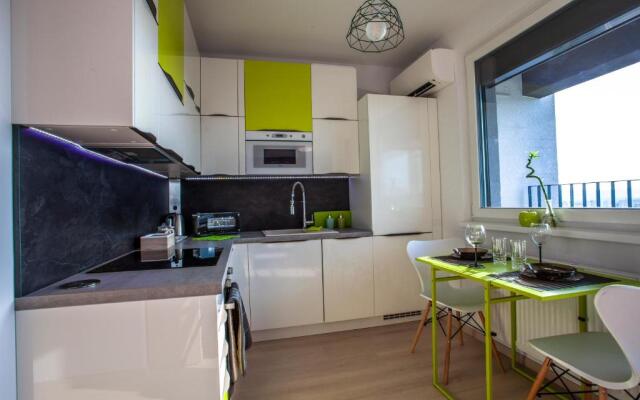 City View Air-Conditioned 24H Check-In