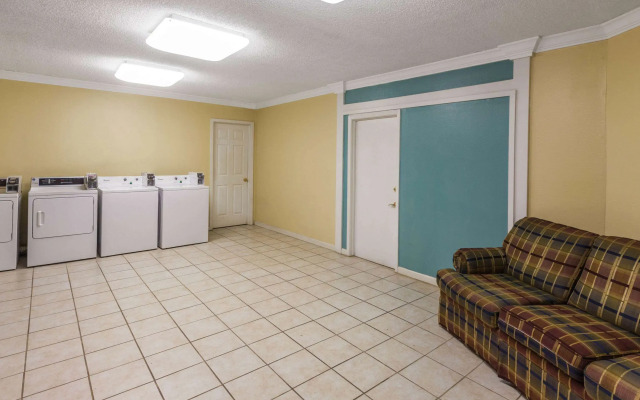 Travelodge by Wyndham Natchitoches