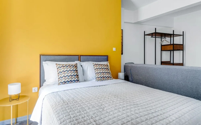 Sanders Center - Nice Studio Apt With Balcony