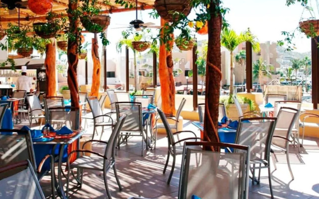 Cozy Studio Sleeps 4 in Marina Bay Cabo