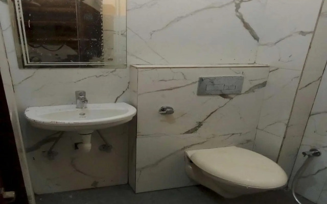 Pop 703286 Sarthak Hotel