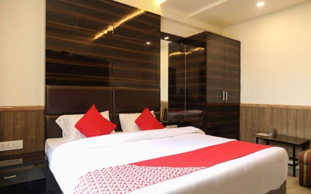OYO 15542 Hotel Shivala
