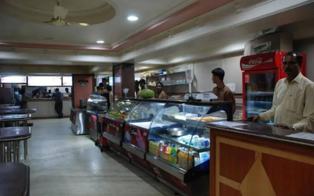 OYO 15781 Shree Adiga Residency