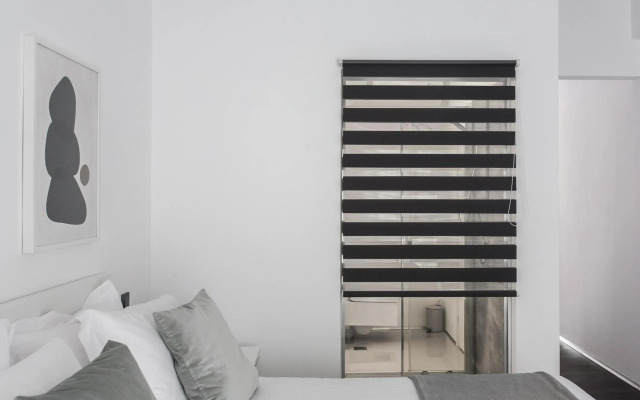 Industrial 1BR Apartment in Ampelokipoi Area by UPSTREET