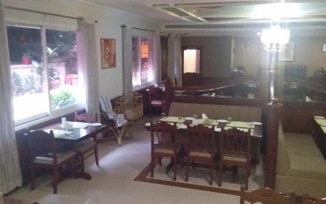 Hotel Raj Residency