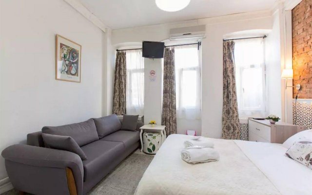 Taksim Green House Hostel