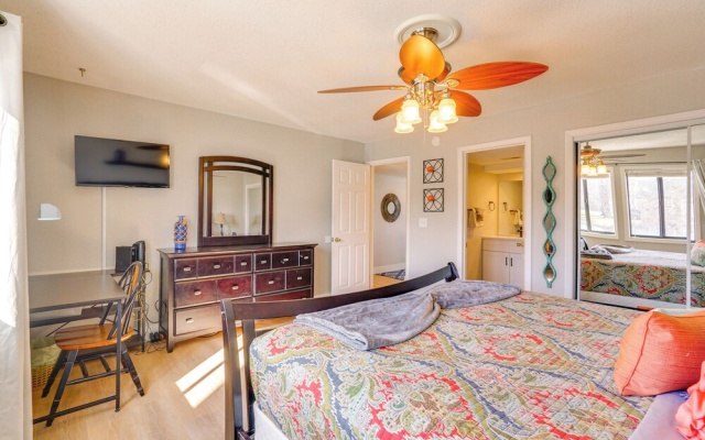 Charming Condo w/ Pool Access in Osage Beach!
