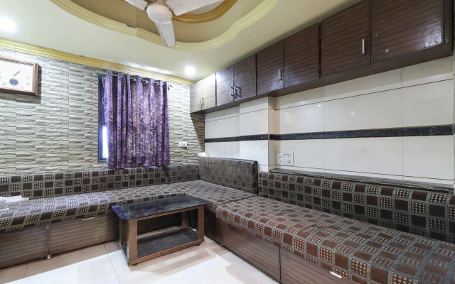 OYO 31911 Hotel Kanchan Palace