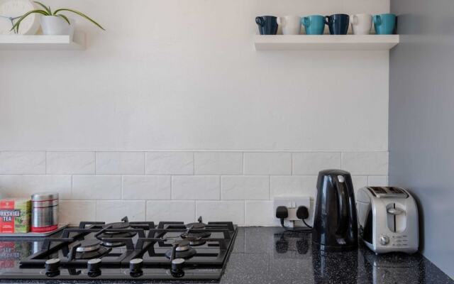 Modern 1BR Flat in Angel/islington, Fits 4