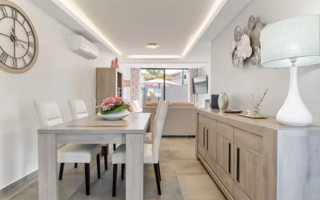 Villa Cam lia by Homie