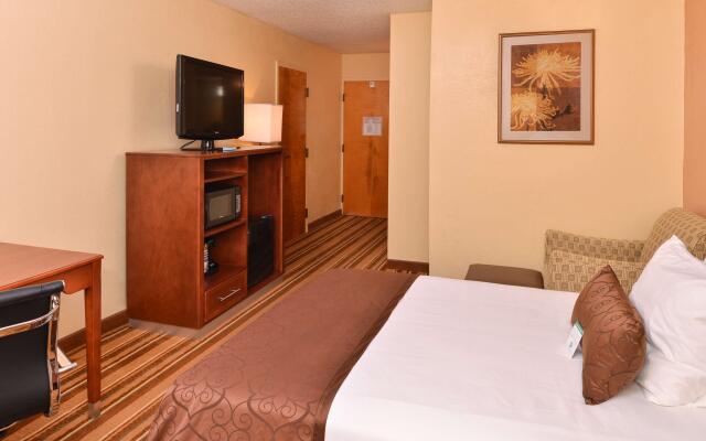 Best Western Plus Richmond Airport Hotel