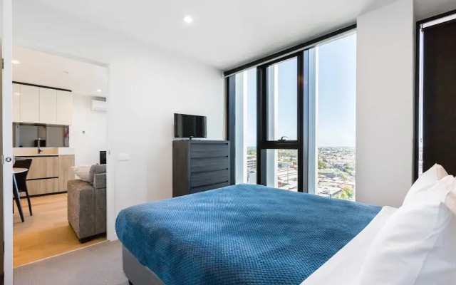 Tori, 1BDR Southbank Apartment
