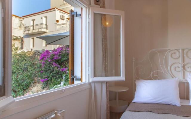 Eleni's Seaview House