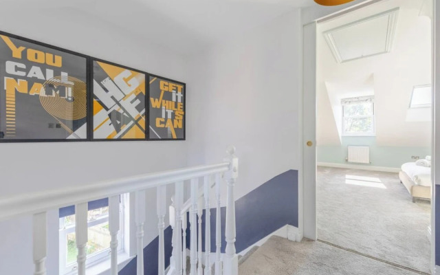 Beautiful & Modern 3BD House- Kennington!
