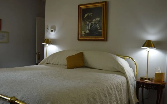 Inn the Woods Bed and Breakfast