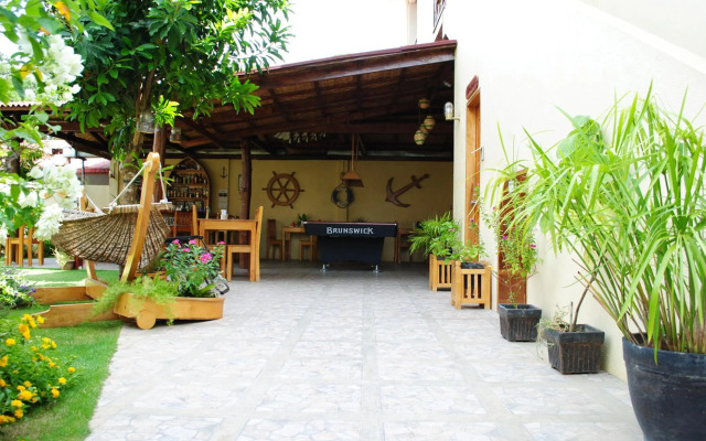 Captain's Lodge and Bar