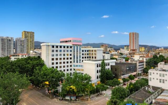Xinkaitong Hotel Ruili