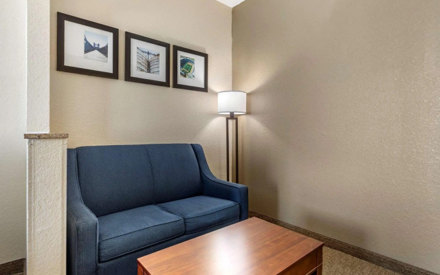 Comfort Suites Waco Near University Area