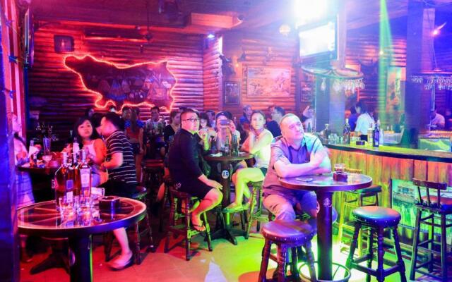 Seventeen Saloon Hotel