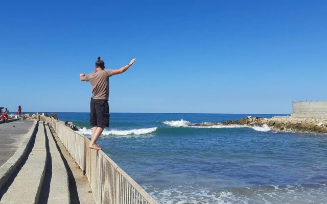 Etis garden seafront