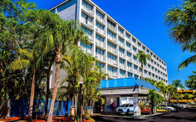 North Miami Beach Gardens Inn & Suites