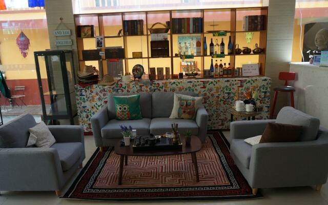Caiyun Hotel