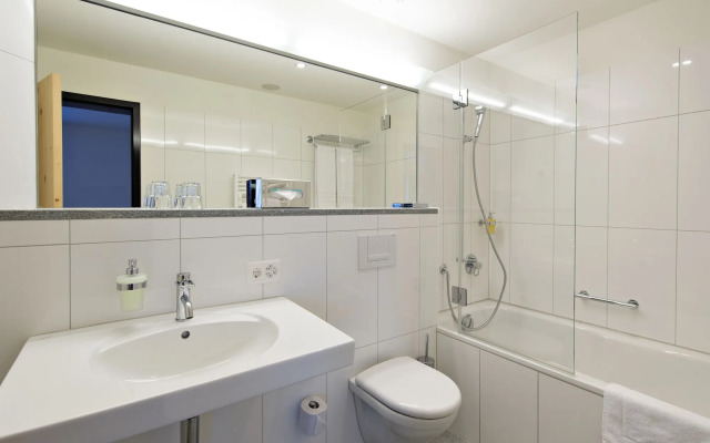 Отель Hauser Swiss Quality