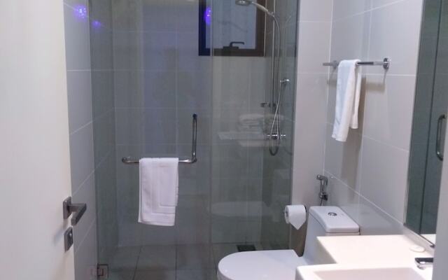 RD Service Suite At M City