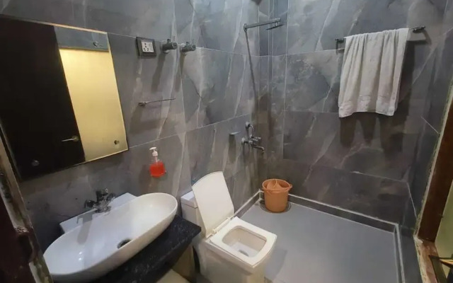 Hotel OPM & Restaurant