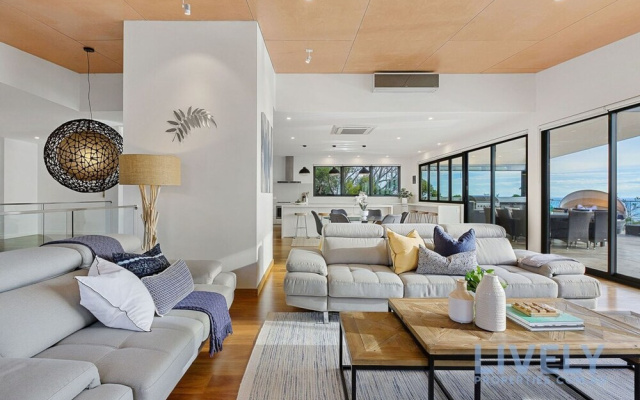 The Ocean s Edge Luxury Entertainer With Views – Guest Rooms – Melbourne