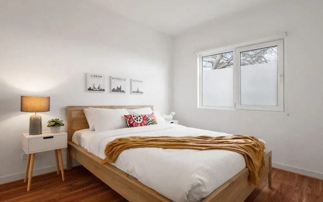 Heart of Highett Apartment by Ready Set Host
